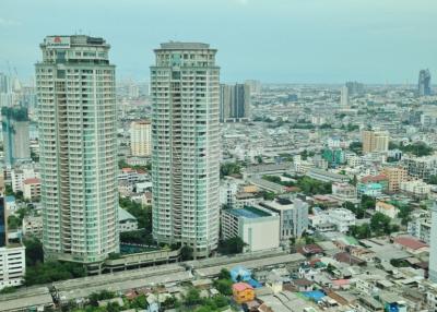 1-bedroom spacious high floor unit for sale close to BTS Chong Nonsi