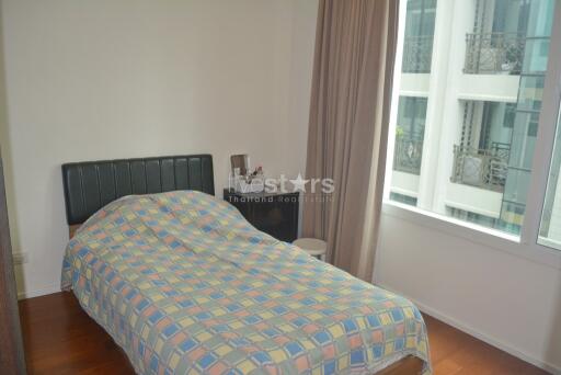 2-bedroom corner unit in modern residence in the Asoke area