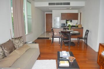 2-bedroom corner unit in modern residence in the Asoke area