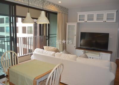 2-bedroom corner unit in modern residence in the Phromphong area