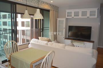 2-bedroom corner unit in modern residence in the Phromphong area