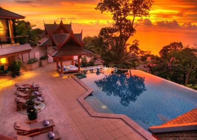 Luxury villa with stunning sea views close to Surin