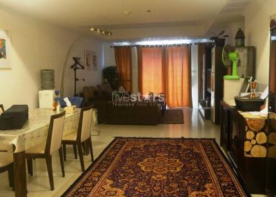 2-bedroom spacious condo for sale near Nana BTS stations