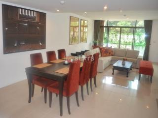 3-bedroom condo in a nice low rise residence close to BTS Ekamai