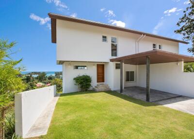 Semi-detached houses with pool and sea view in Choeng Mon