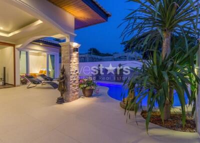 Tropical and modern 2-bedroom villa with pool