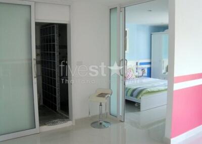 1 bedroom condo for sale on Soi Yen Akat - Sathorn