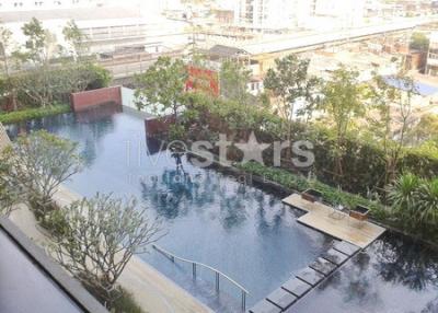 Modern 2-bedroom condominium for sale close to BTS Phrakanong