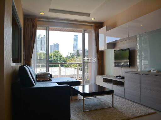 2-bedroom spacious condo close to BTS Phromphong