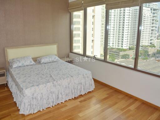 2-bedroom modern duplex close to BTS Phrom Phong