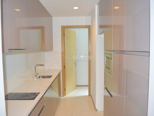 2-bedroom high end condo close to BTS Nana