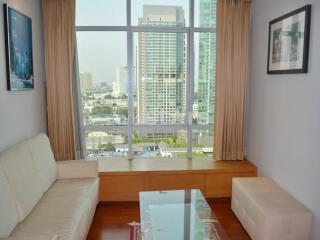 Spacious 1-bedroom riverside condo