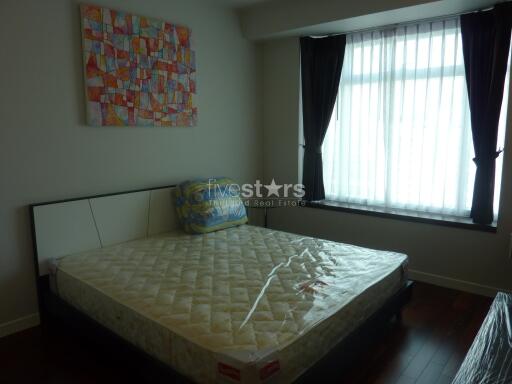 Highrise 1 bedroom condo in Sukhumvit Asok -Petchaburi area