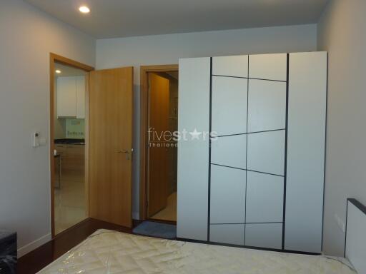 Highrise 1 bedroom condo in Sukhumvit Asok -Petchaburi area