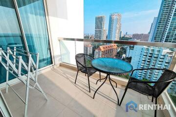 Condo in Wongamat Next to the Beach for Sale!