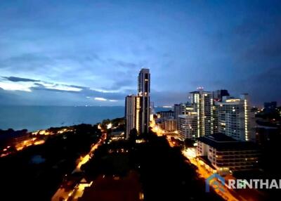 The Peak Towers Condominium on Pratumnak hill 2 bedroom 92 sq.m. Sea view