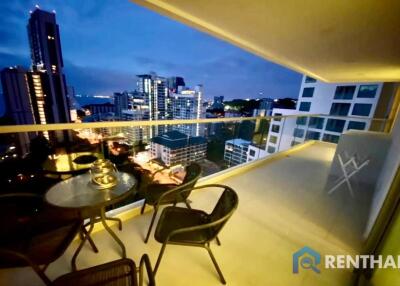 The Peak Towers Condominium on Pratumnak hill 2 bedroom 92 sq.m. Sea view