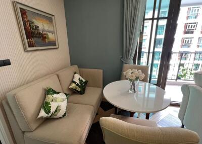 2 Bedrooms Condo In Espana Resort Pattaya For Sale