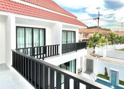 Luxury 2 Storey Pool Villa In Siam Country Club For Sale