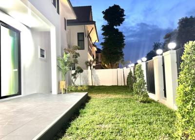 Luxury 2 Storey Pool Villa In Siam Country Club For Sale