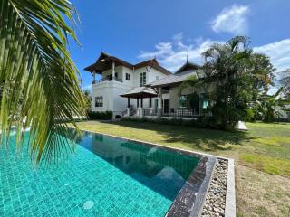 Luxury Modern Pool Villa In Huay Yai Pattaya For Sale