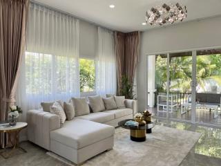 Luxury Modern Pool Villa In Huay Yai Pattaya For Sale