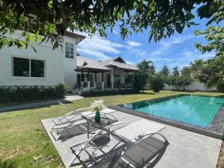 Luxury Modern Pool Villa In Huay Yai Pattaya For Sale