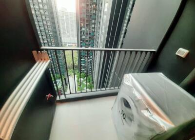 Life Asoke-Rama 9 Fully-Furnished Studio Condo for Rent