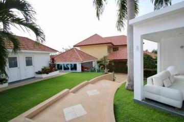 Luxury Pool Villa In Mabprachan Pattaya