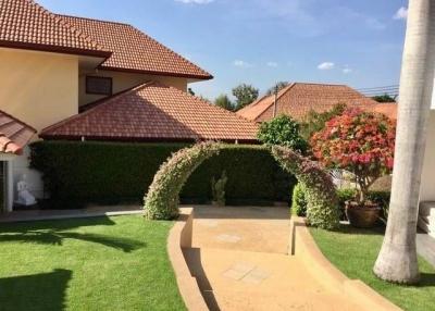 Luxury Pool Villa In Mabprachan Pattaya