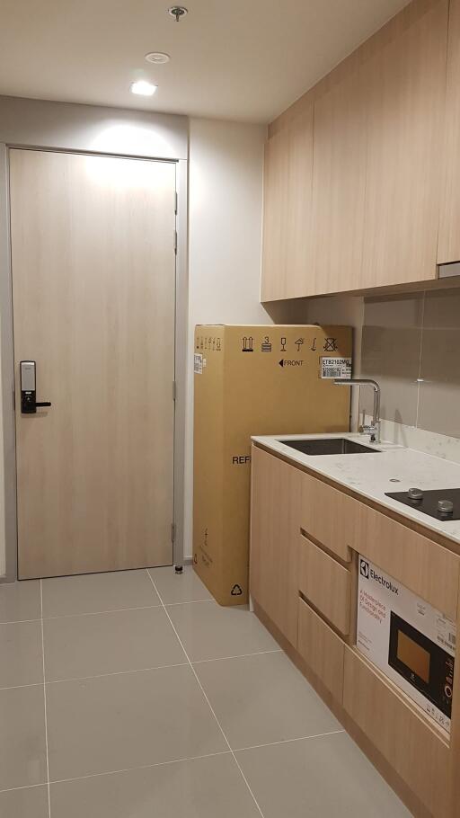 Pet Friendly! M Jatujak 1-Bedroom 1-Bathroom Fully-Furnished Condo for Rent