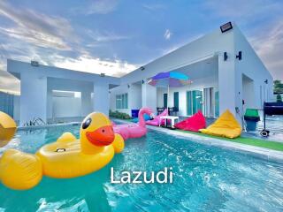 3 Beds 3 Baths 250 SQ.M. Pool Villa in Pattaya