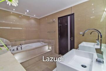 4 Bedrooms 5 Bathrooms 650 SQ.M Highgrove Villa