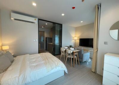 Life Asoke-Rama 9 Fully-Furnished Studio Condo for Rent