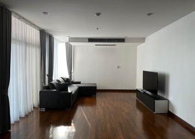 Pet Friendly! Grand Langsuan 3-Bedroom 2-Bathroom Fully-Furnished Condo for Rent