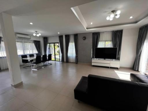 2 Storey Luxury House In Baan Dusit Pattaya Lake 2 For Sale