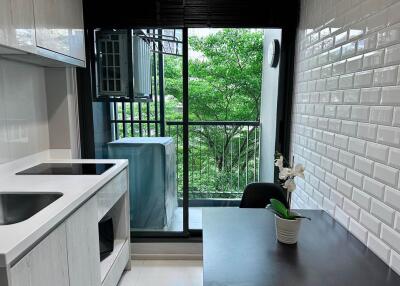 Life Sukhumvit 48 1-Bedroom 1-Bathroom Fully-Furnished Condo for Rent