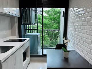 Life Sukhumvit 48 1-Bedroom 1-Bathroom Fully-Furnished Condo for Rent