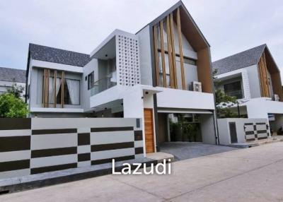 4 Bedrooms 290 SQ.M House in East Pattaya