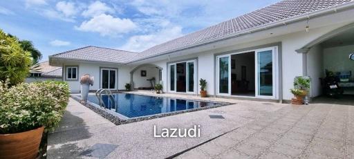 Private House With Pool for Sale