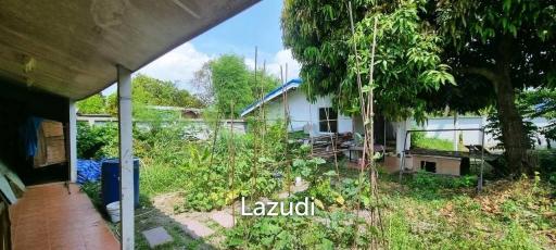 Building and Land for Sale at Huay Yai