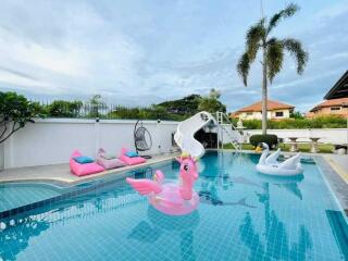 House with Swimming Pool for Sale