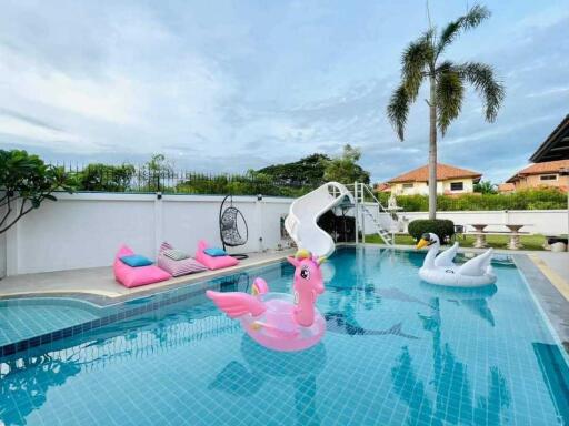 House with Swimming Pool for Sale