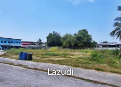 Apartment Building and Land for Sale