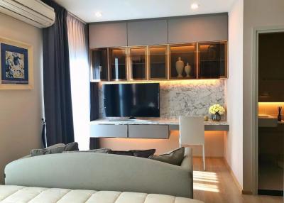 Noble Revolve Ratchada 2-Bedroom 2-Bathroom Fully-Furnished Condo for Rent