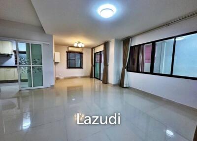 3Bedrooms House for Sale in Nong Prue