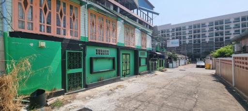 3-Storey House for Sale in Thappraya