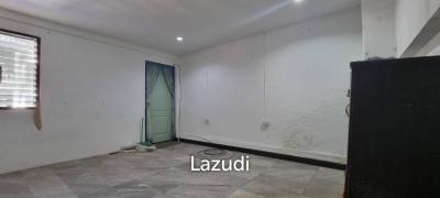 Townhouse 7Beds for Sale in Pratumnak