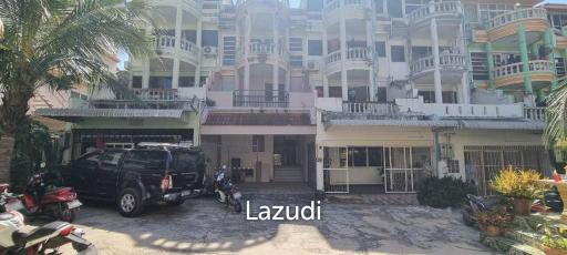 Townhouse 7Beds for Sale in Pratumnak
