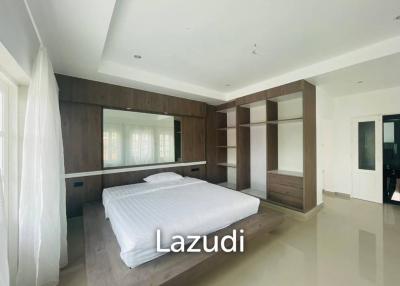 6 Bedrooms East Pattaya House for Sale